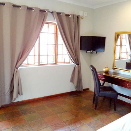 Belladona Guesthouse Mbombela Ngoại thất bức ảnh