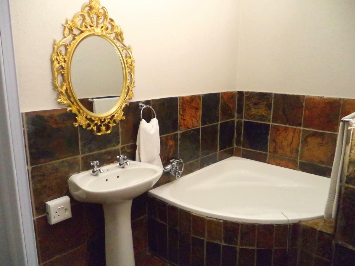 Belladona Guesthouse Mbombela Ngoại thất bức ảnh